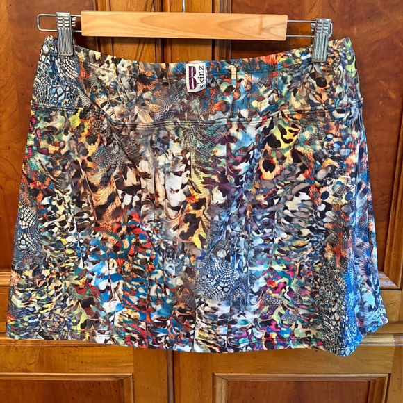 SKINZ Skort for Golf/Pickleball/Tennis - Picture 2 of 3